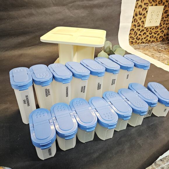 Tupperware Modular Mates Spice Carousel Set Of 16 Shaker Containers Vintage Blue - Picture 8 of 10